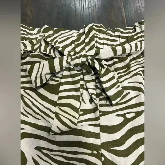 Stylish‎ Zebra Print High-Waisted Shorts with Tie Belt Summer Fashion F27 - Picture 4 of 6